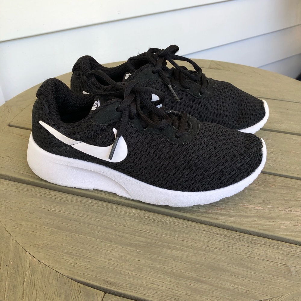 Nike Tanjun sneakers